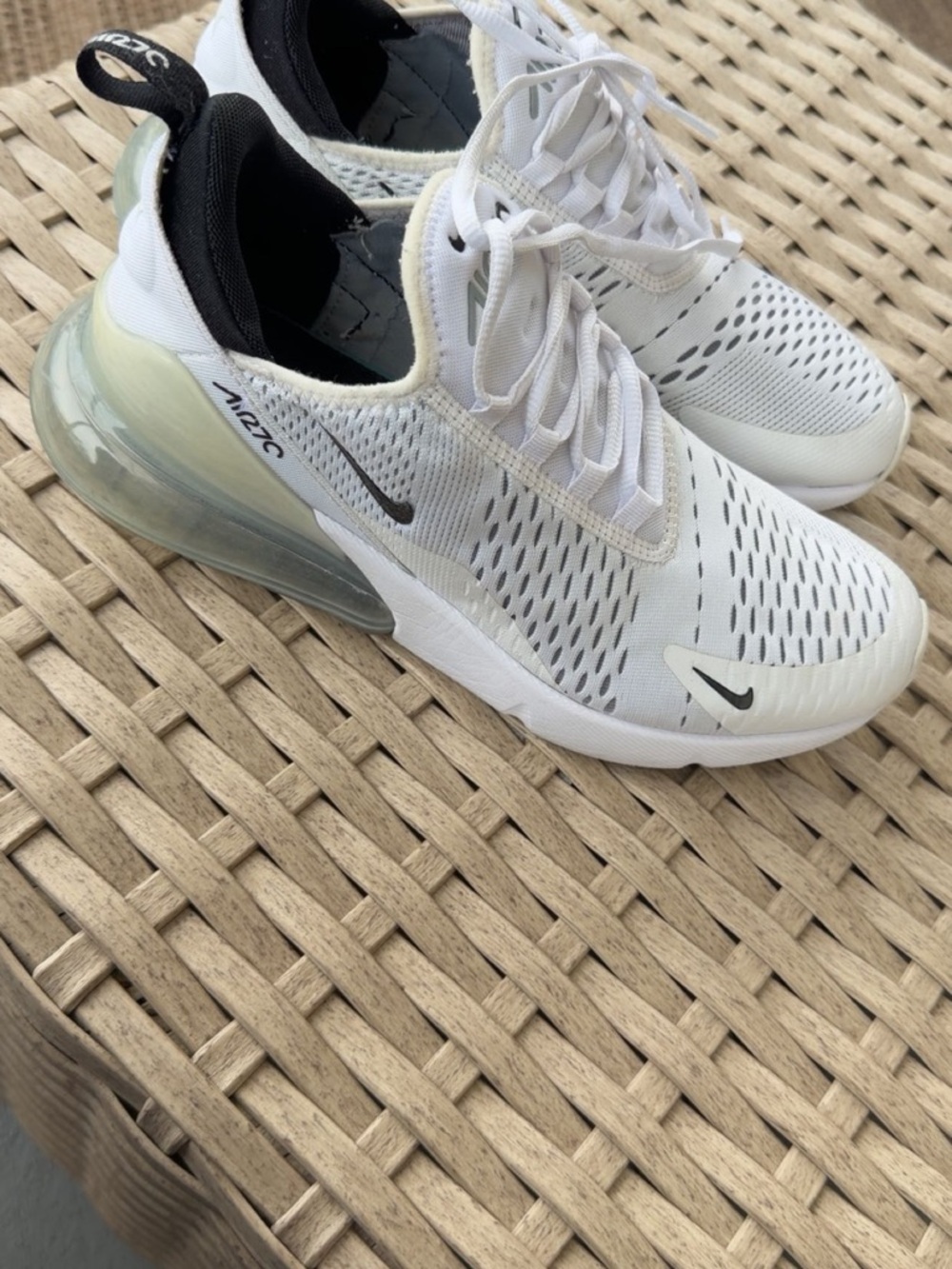 Nike White and Black Air Max 270 Lightweight Sneakers